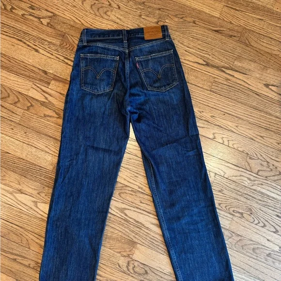 Levi’s Low Rise Dad Jean - Picture 5 of 6